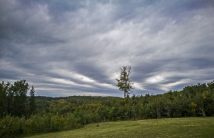 Őszies idő sok felhővel