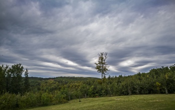 Őszies idő sok felhővel