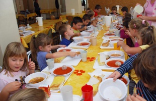 Somogyi gyerekek is kapnak étkezési támogatást