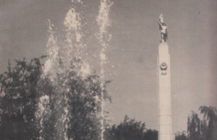 Harminc éve szállt le az oszlopról a szovjet katona