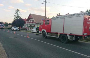 Oszlopokat döntött egy autó Látrányban