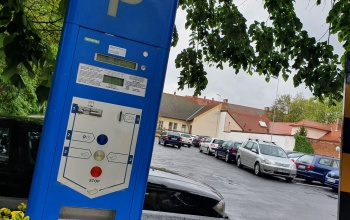 Eldőlt: újra fizetőssé válik a parkolás