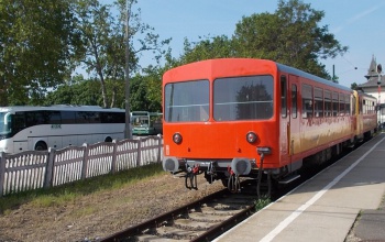 Vasárnap hajnalban óraigazítás a vasútnál és a Volánbusznál