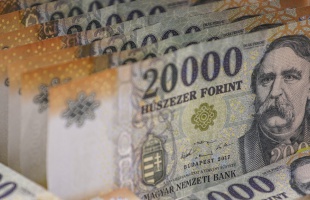 Novemberben átlagosan 80 ezer forinttal több nyugdíjat kaphatnak a nyugdíjasok