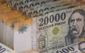 Novemberben átlagosan 80 ezer forinttal több nyugdíjat kaphatnak a nyugdíjasok
