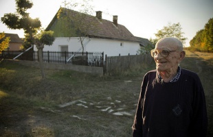 Úgy hívtak, a högyös csöcsű lány