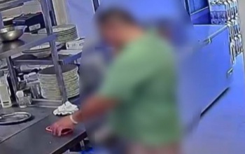 Új állás helyett, a konyhafőnök telefonjával távozott az étteremből