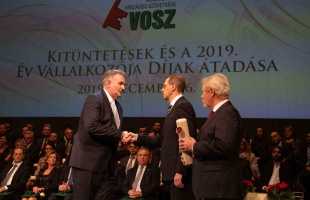 Somogyi vállalkozókat is díjazott a VOSZ