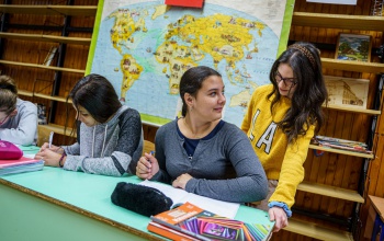 Padból a katedrára: diákok tartják az órákat a Kinizsiben