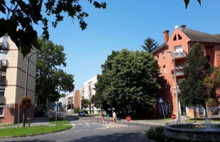 Változik a forgalmi rend az Arany János utcában
