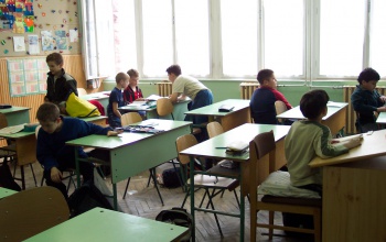 Béren kívüli juttatást kapnak az oktató-nevelő munkát segítők