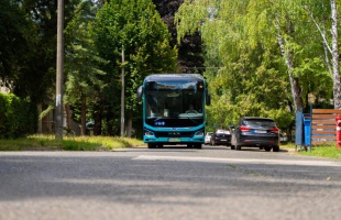 Új buszjárat és változó parkolási rend a Zaranyi lakótelepen