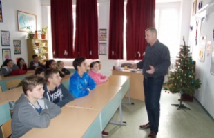 Jó tanácsokkal látták el a fiatalokat a rendőrök