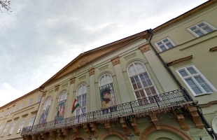 Takarékpénztár a megyeházán