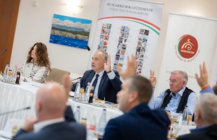 Hungarikum lett a magyar nyereg és a Pető-módszeren alapuló Konduktív Pedagógia Rendszer