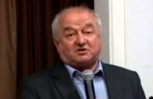 Tőkéczki: Az Úristen nem ver bottal!