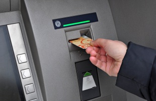 Elnyelte az ATM egy idős férfi nyugdíját Kaposváron