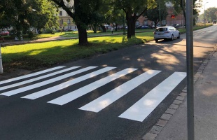 Kerékpáros és a gyalogos verekedett össze a zebránál