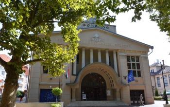 Vasárnap megjelenik az élő zene varázsa a Szivárvány Kultúrpalota előtt