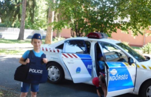 Meglátogatták a táborozó fiatalokat a marcali rendőrök
