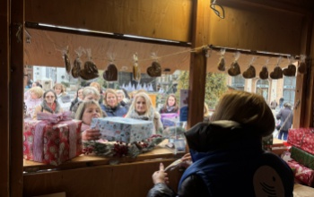 A Kaposvári Óvodai Központ óvodavezetői is ellátogattak az Ajándékkuckóhoz