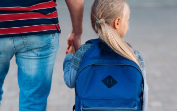 Zsebbe nyúlósabb tanévkezdés: egyre többe kerül az iskolakezdés a magyar családoknak