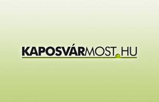 Kisteherautó és személygépkocsi ütközött - több sérült