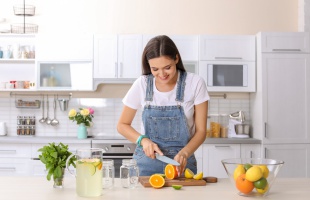 Ezeket edd, hogy rugalmas maradjon a bőröd!