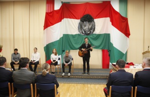 „56 hősei azt várják az utódoktól, hogy hűek legyenek az elveikhez”