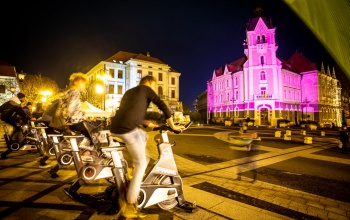 Tizenhét spinning bicikli várja a tekerni vágyókat a Kossuth téren