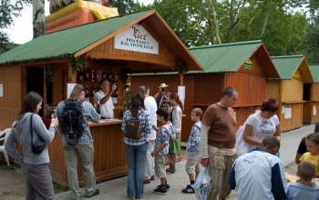 Széles borválasztékkal indul a Balatonlellei Borhét