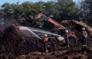 Égő trágya füstje bűzölgött Kadarkúton