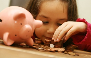 Havi négyezer forint zsebpénzt kapnak a magyar gyerekek