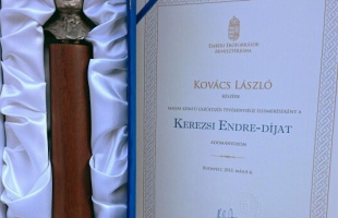 Kaposvári úszóedző országos elismerése