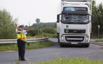 Teherautókat és autóbuszokat ellenőriz a rendőrség a jövő héten