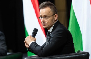 Hazánk továbbra is ellenzi a háborút