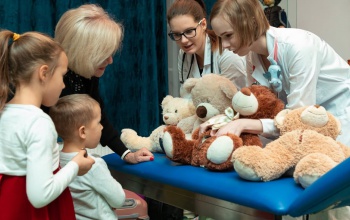 Játékos egészségnap Kaposváron a Teddy Maci Kórházzal