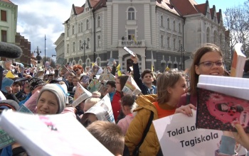 Az egyetem hallgatói a város iskolásaival ünnepelték a Gergely-napot