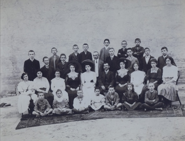 Gyenes úr zenedéje