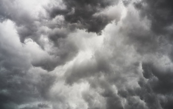 Heves zivatarok, jégeső és szélvihar érkezhet Somogyba