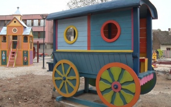 Vadonatúj, mesebeli játszótér épül a Bajcsy-Zsilinszky utcában