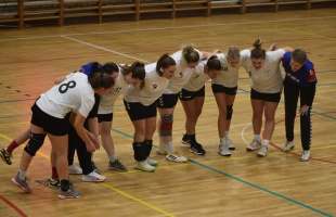 Tizenkét kapufa, kemény védekezés és tanulságos összecsapás