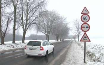 Megnéztük, miért van olyan sok baleset a jutai kanyarban
