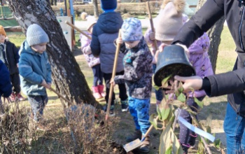 Kincskereső túrával ünnepelték a Nemzeti Faültetés Napját a Búzavirág óvodában