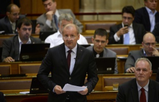 Rendőrségi jogosítványokat kaptak a válsághelyzetben dolgozó katonák
