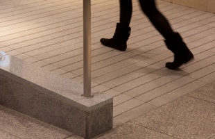 „Az akadálymentesítés nem cukiság, hanem kötelesség” – figyelmeztettek a balatoni strandüzemeltetőket