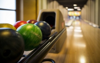 Kinti téli sportok és beltéri edzések egy alpesi szállodában