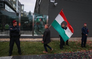 Politikai körséta határon innen és túl