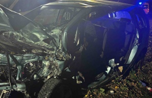 Frontálisan ütközött hétfő este két autó Szőlősgyörök és Szőlőskislak között