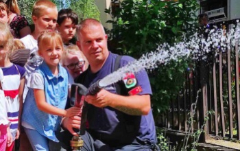 Játék közben figyelt fel az égő házra egy siófoki kislány